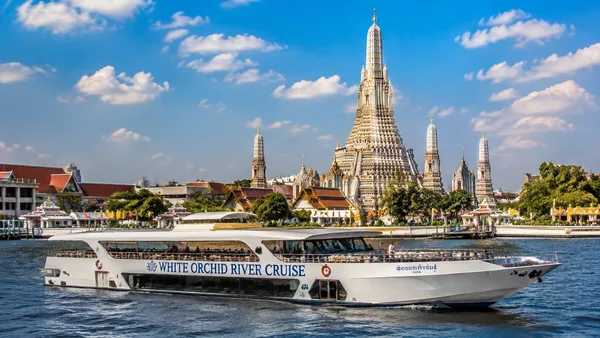 Wat Arun (Temple of Dawn)